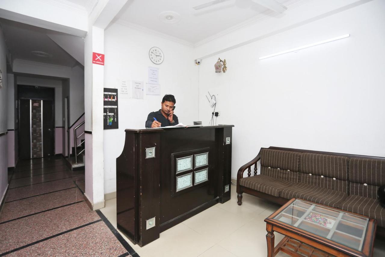 Oyo 8253 Golden Heights Hotel New Delhi Exterior photo